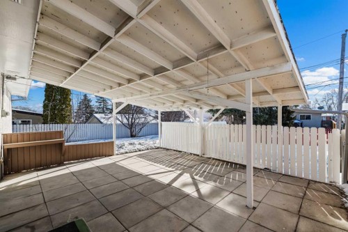 1007 Hunterston Place Nw, Calgary, AB - 
