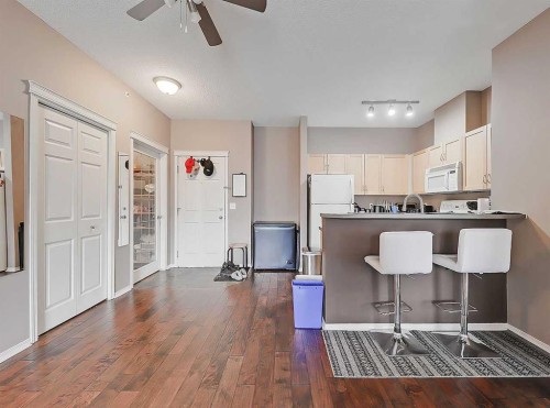 2313-70 Panamount Drive Nw, Calgary, AB - Indoor Photo Showing Kitchen