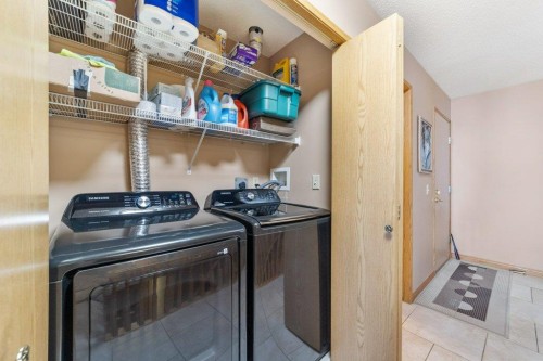 52 Macewan Park Heights Nw, Calgary, AB - Indoor Photo Showing Laundry Room