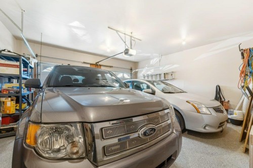 52 Macewan Park Heights Nw, Calgary, AB - Indoor Photo Showing Garage