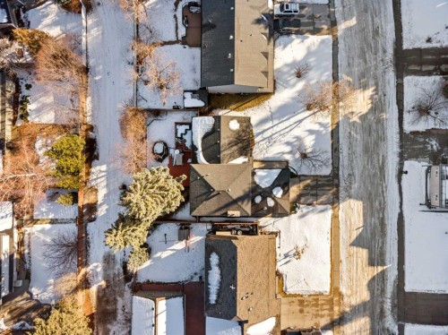 612 Willoughby Crescent Se, Calgary, AB - Outdoor