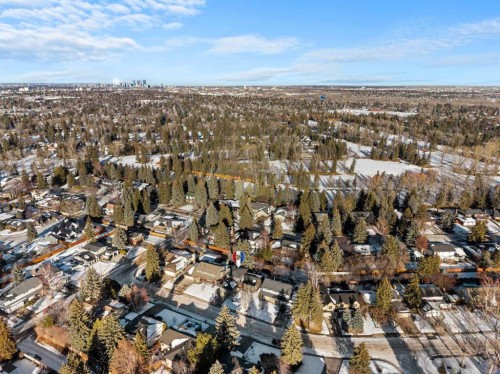 612 Willoughby Crescent Se, Calgary, AB - Outdoor With View