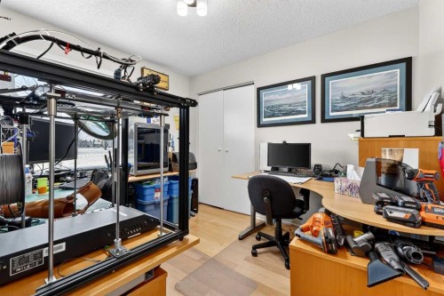 168 Midlake Boulevard Se, Calgary, AB - Indoor Photo Showing Office