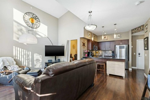 411-4303 1 Street Ne, Calgary, AB - Indoor