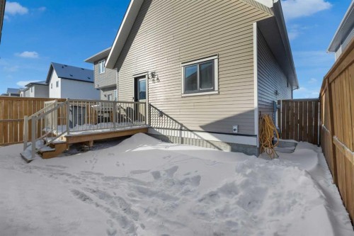 812 Reynolds Manor Sw, Airdrie, AB - Outdoor With Exterior