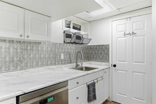 79 Templehill Drive Ne, Calgary, AB - Indoor Photo Showing Kitchen