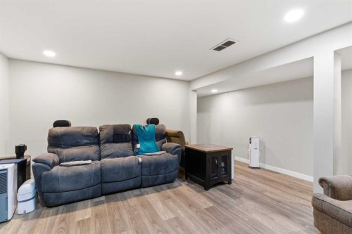 79 Templehill Drive Ne, Calgary, AB - Indoor Photo Showing Other Room