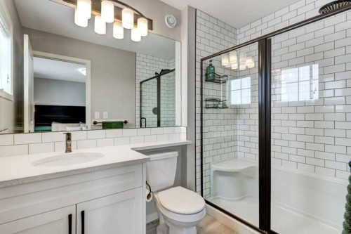 217 D'Arcy Ranch Drive, Okotoks, AB - Indoor Photo Showing Bathroom