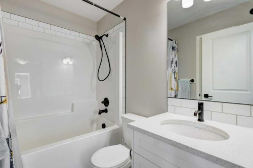 217 D'Arcy Ranch Drive, Okotoks, AB - Indoor Photo Showing Bathroom
