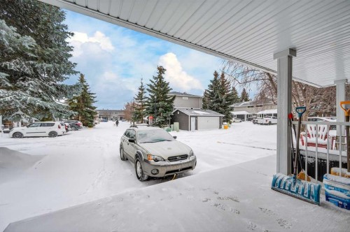 353 Regal Park Ne, Calgary, AB - Outdoor