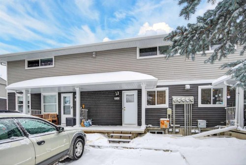 353 Regal Park Ne, Calgary, AB - Outdoor