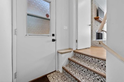 60 Sunmount Close Se, Calgary, AB - Indoor Photo Showing Other Room