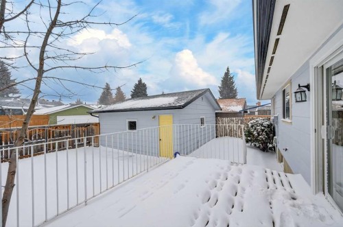 60 Sunmount Close Se, Calgary, AB - Outdoor With Deck Patio Veranda With Exterior