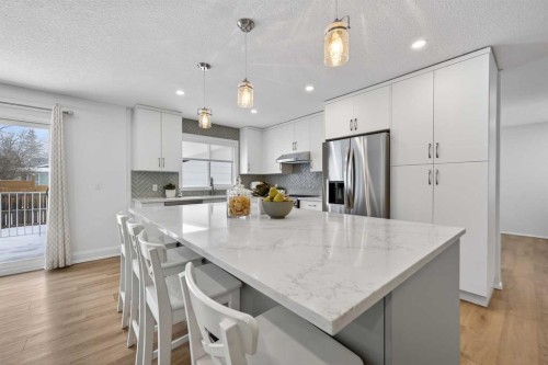 60 Sunmount Close Se, Calgary, AB - Indoor Photo Showing Other Room