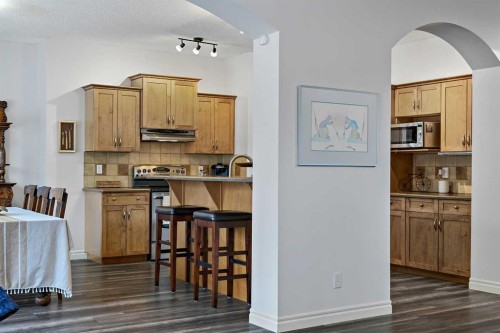 169 Panamount Green Nw, Calgary, AB - Indoor Photo Showing Kitchen