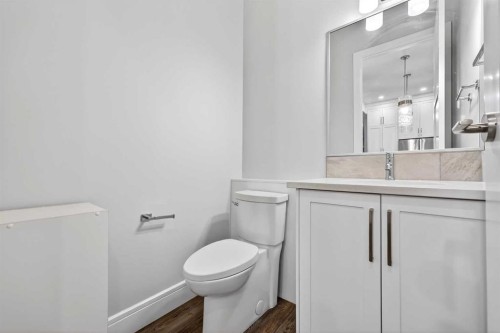 95 Rock Lake View Nw, Calgary, AB - Indoor Photo Showing Bathroom
