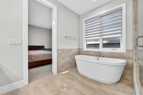 95 Rock Lake View Nw, Calgary, AB - Indoor Photo Showing Bathroom