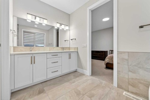 95 Rock Lake View Nw, Calgary, AB - Indoor Photo Showing Bathroom