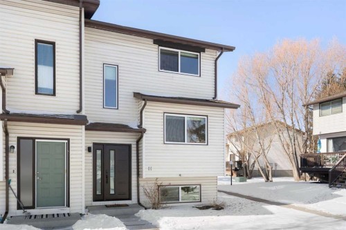 11-73 Glenbrook Crescent  Cochrane, AB T4C 1G1