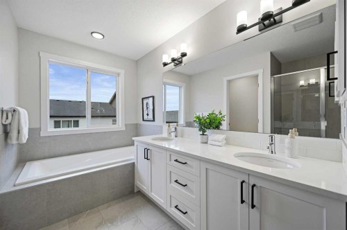 86 Versant Rise Sw, Calgary, AB - Indoor Photo Showing Bathroom