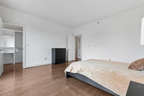 606 Aspen Meadows Hill Sw, Calgary, AB - Indoor Photo Showing Living Room