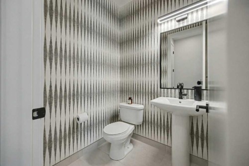 123 Treeline View Sw, Calgary, AB - Indoor Photo Showing Bathroom