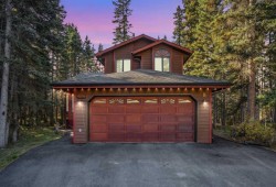 8 Manyhorses Close  Rural Rocky View County, AB T3Z 3G5