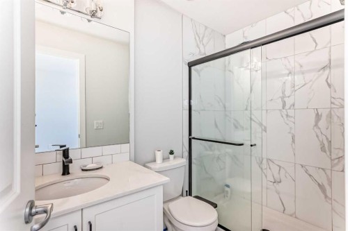 30 Evanscrest Park Nw, Calgary, AB - Indoor Photo Showing Bathroom