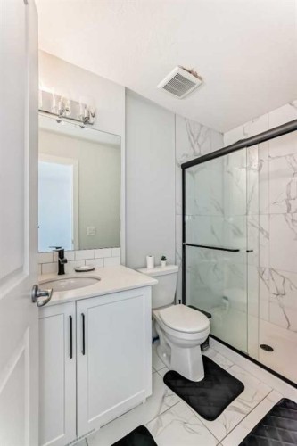 30 Evanscrest Park Nw, Calgary, AB - Indoor Photo Showing Bathroom