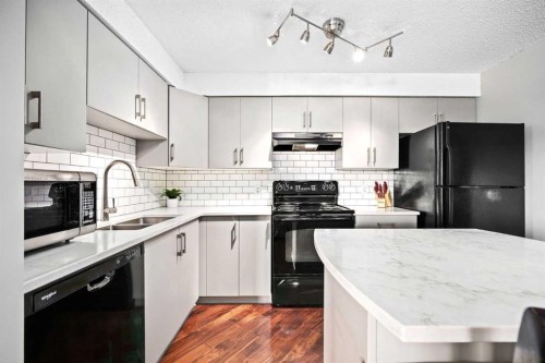 1211-505 Railway Street WEST Cochrane, AB T4C 2K9