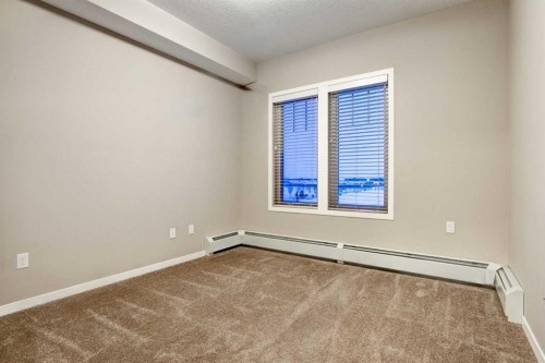 316-30 Mahogany Mews Se, Calgary, AB - Indoor Photo Showing Other Room