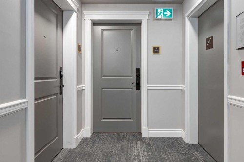 316-30 Mahogany Mews Se, Calgary, AB - Indoor Photo Showing Other Room