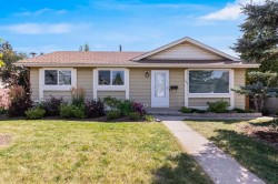151 Erin Park Close SE Calgary, AB T2B 2V6