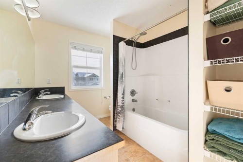 436 Cimarron Boulevard, Okotoks, AB - Indoor Photo Showing Bathroom