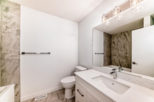63-145 Cheslea Mews, Chestermere, AB - Indoor Photo Showing Bathroom