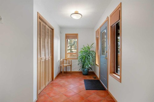 1021 Rundleview Drive, Canmore, AB - Indoor Photo Showing Other Room