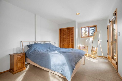 1021 Rundleview Drive, Canmore, AB - Indoor Photo Showing Bedroom
