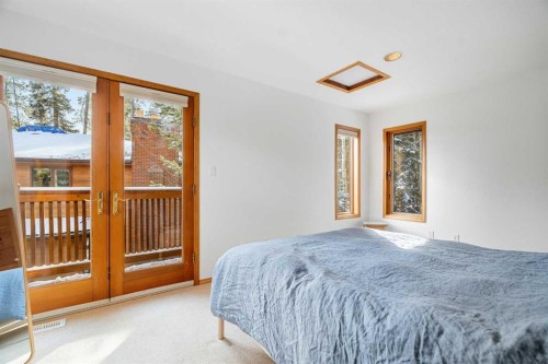 1021 Rundleview Drive, Canmore, AB - Indoor Photo Showing Bedroom