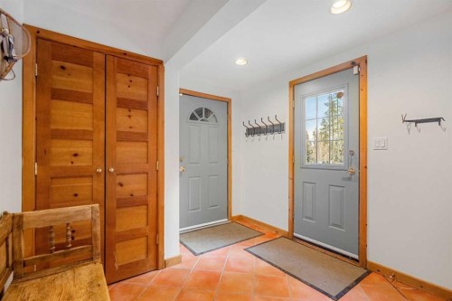 1021 Rundleview Drive, Canmore, AB - Indoor Photo Showing Other Room