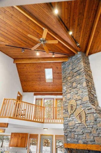 1021 Rundleview Drive, Canmore, AB - Indoor Photo Showing Other Room