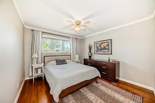 91 Chisholm Crescent Nw, Calgary, AB - Indoor Photo Showing Bedroom