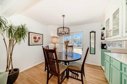 91 Chisholm Crescent Nw, Calgary, AB - Indoor Photo Showing Dining Room