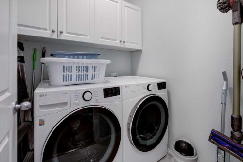 1310 23 Avenue, Didsbury, AB - Indoor Photo Showing Laundry Room