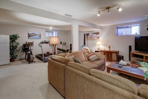 1310 23 Avenue, Didsbury, AB - Indoor
