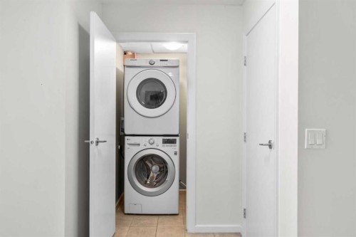 1804-210 15 Avenue Se, Calgary, AB - Indoor Photo Showing Laundry Room