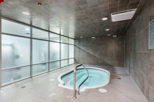 1804-210 15 Avenue Se, Calgary, AB - Indoor Photo Showing Other Room