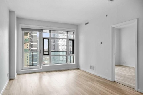 1804-210 15 Avenue Se, Calgary, AB - Indoor Photo Showing Other Room