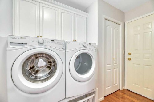 11 Maple Garden, Strathmore, AB - Indoor Photo Showing Laundry Room