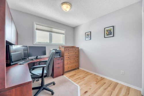 11 Maple Garden, Strathmore, AB - Indoor Photo Showing Office