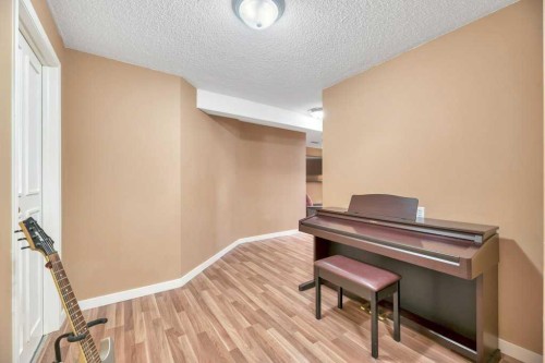11 Maple Garden, Strathmore, AB - Indoor Photo Showing Other Room